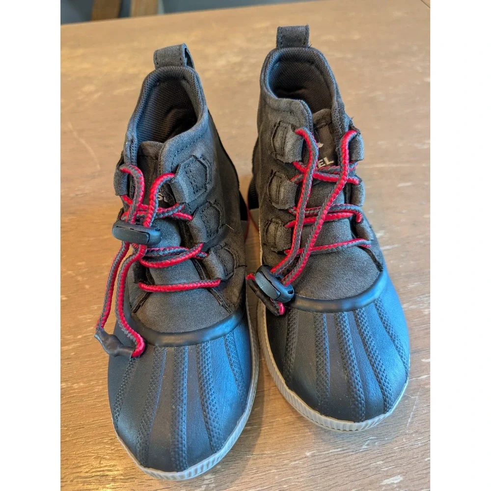 Sorel Kids Out N About Classic Waterproof Duck Boots Charcoal Red size 3 snow